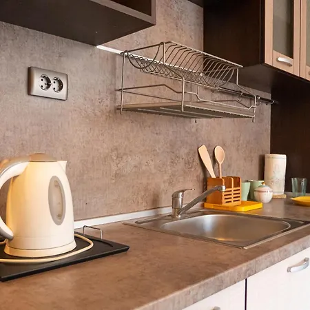 Cozy 1-bedroom 5 Min From The *