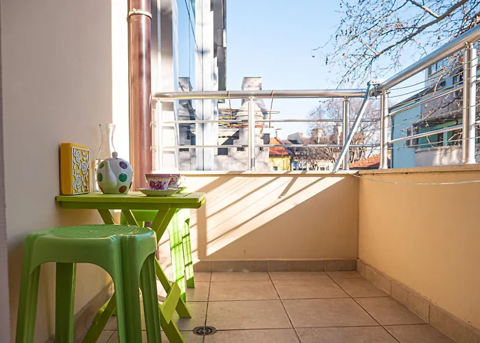 Cozy 1-bedroom 5 Min From The Апартаменты